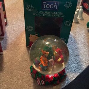 Vintage Winnie the Pooh Glass Snow-globe